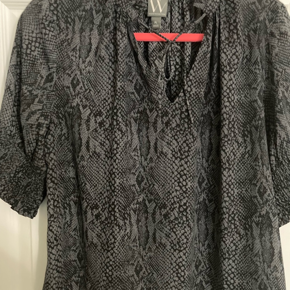 Blouse Worthington PL snake print with gathered sleeves, includes bonus blouse